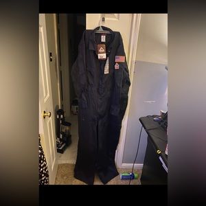 New with tags Bulwark coveralls CAT 2 ATPV 9.1 arc rating sz 52 length